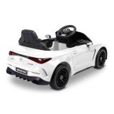 Vista lateral del coche eléctrico infantil Mercedes-Benz AMG CLE53 Toyz