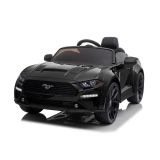 Coche eléctrico Ford Mustang GT negro 24V con ruedas EVA y puertas abatibles, vista lateral