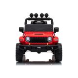 Jeep Rubicon DK-JWR558 en un parque para disfrutar al aire libre