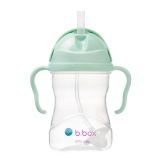 Botella B.box hecho de material PPSU ligero y duradero.