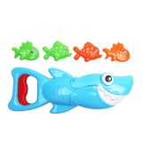 Juego de baño tiburón cazador de peces azul
