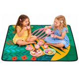 Manta de picnic en color verde con flores tropicales