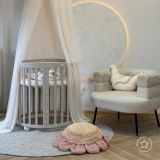 Cuna ovalada Waldin con diseño elegante y funcional.