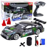 Coche de Drift RC negro verde de Lean Toys en acción