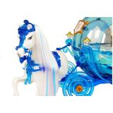 Set de juego en un entorno de fantasía, ideal para juegos creativos.