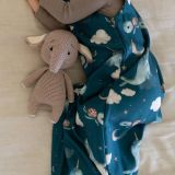 Saco de dormir de bambú azul marino con diseño de ballenas
