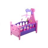 Cuna para muñecas fabricada en plástico rígido, en colores vivos que encantan.
