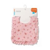 Babero Babyono en uso, ideal para las comidas diarias del bebé.