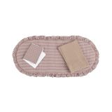 Pack colchoneta para capazo Cambrass Taylor rosa, confeccionado en 100% algodón y tejido vichy. Medidas 35x75x1 cm, suave y coordinado.
