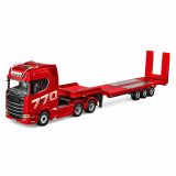 Modelo de camión Scania 770S con remolque de metal