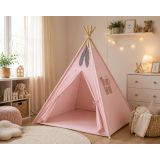 Teepee de My Sweet Baby en uso en el jardín para jugar y relajarse.