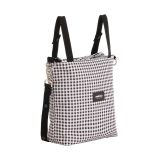 Bolso Talega New Vichy Rosa de Cambrass en uso práctico para pasear con bebé.