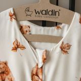 Saco de dormir de bambú 0,5 TOG Ositos de Waldin en beige con un diseño encantador.