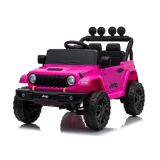 Jeep Rubicon en color rosa y acabado de eco-cuero.