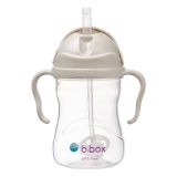Botella B.box fabricada en PPSU, resistente y duradera.