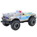 Coche RC de policía en acción, perfecto para aventuras al aire libre