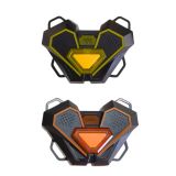 Pistolas de paintball láser en acción, ideal para juegos en exteriores
