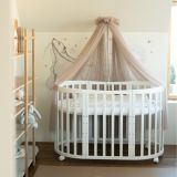Estructura del dosel de tul Taupe para decoración de cuna.