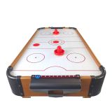 Mesa de air hockey con balón y contador para seguir el juego