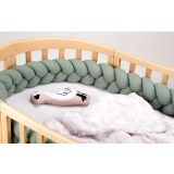 Protector trenzado verde salvia para cuna de bebé - decoración suave y acogedora