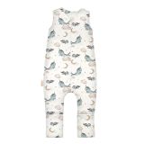 Saco de dormir con piernas Waldin en color blanco con diseño de ballenas