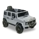 Coche eléctrico para niños Toyz en el jardín, ideal para aventuras