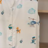 Saco de dormir de bambú Waldin en color blanco con motivo de policía.
