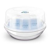 Esterilizador de Philips Avent preparado para uso en un viaje familiar.