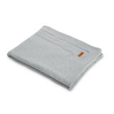 Conjunto de Cuna, Manta + Almohada Gris Tejido con Muselina: Comodidad y Elegancia para Tu Bebé - imagen 3