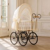 Cuna moisés retro de mimbre Elisa natural con textil crema – vista frontal